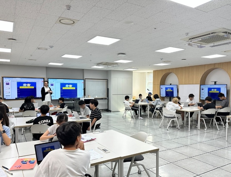 240926 수원교육지원청, 2024 특색교육 '하이러닝 활용 딥페이크 예방교육'(사진1).jpg