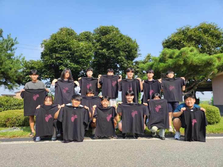 [크기변환]2025.10.1.(안성 서운중, 안성 특산물 포도 문화 체험 실시)3.jpg