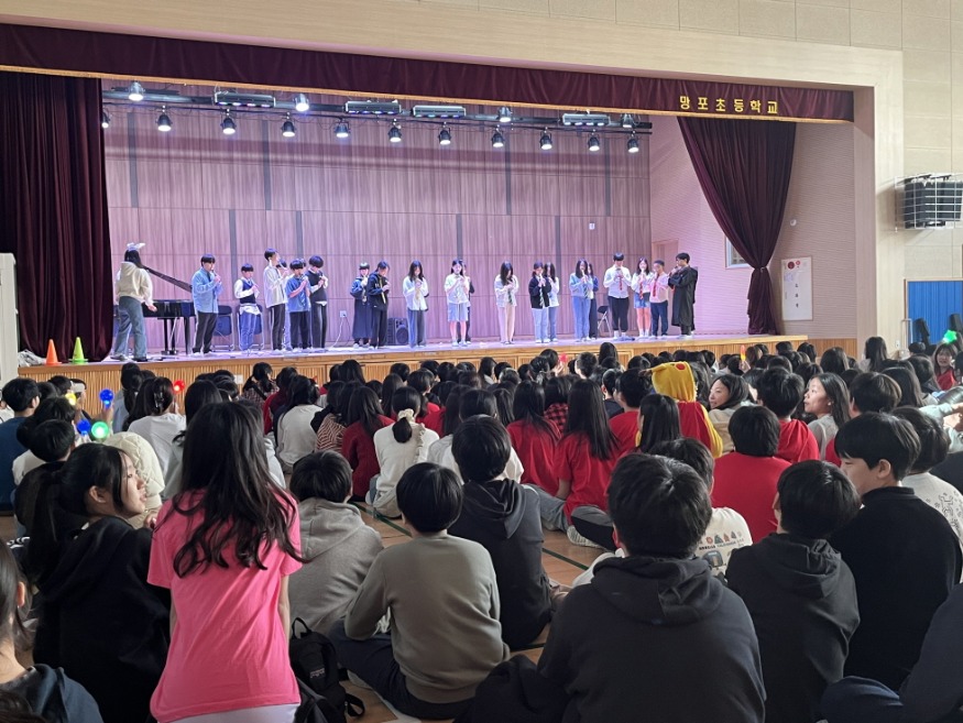 [크기변환]251117 망포초, 학생 주도 문화 체험 페스타 개최(사진 1).jpg