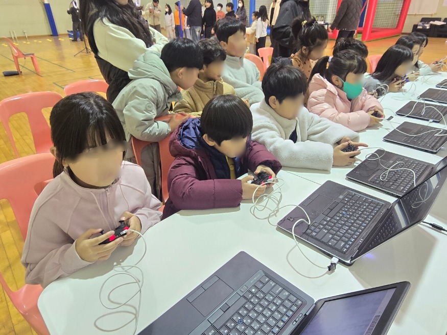봉암초등학교, 미래역량 키우는 ‘진로교육 집중주간’ 운영 사진2(드론).jpg