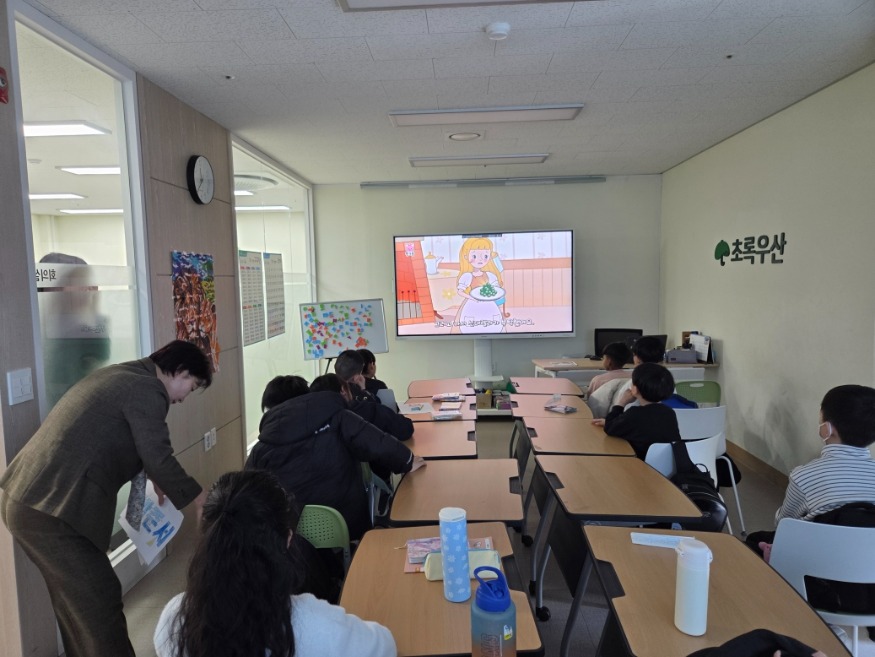 [크기변환](사진자료2) 경기한국어랭귀지스쿨(3.24.보도).jpg