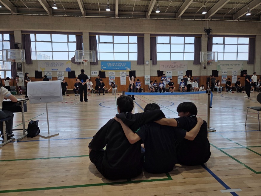 보도자료(2026.6.1. 시흥능곡고, 장애 비장애 원팀으로 2026 시흥 학교스포츠클럽한마당 보치아 출전) (사진1).jpg