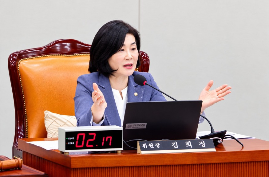김희경 교육위원장.jpg